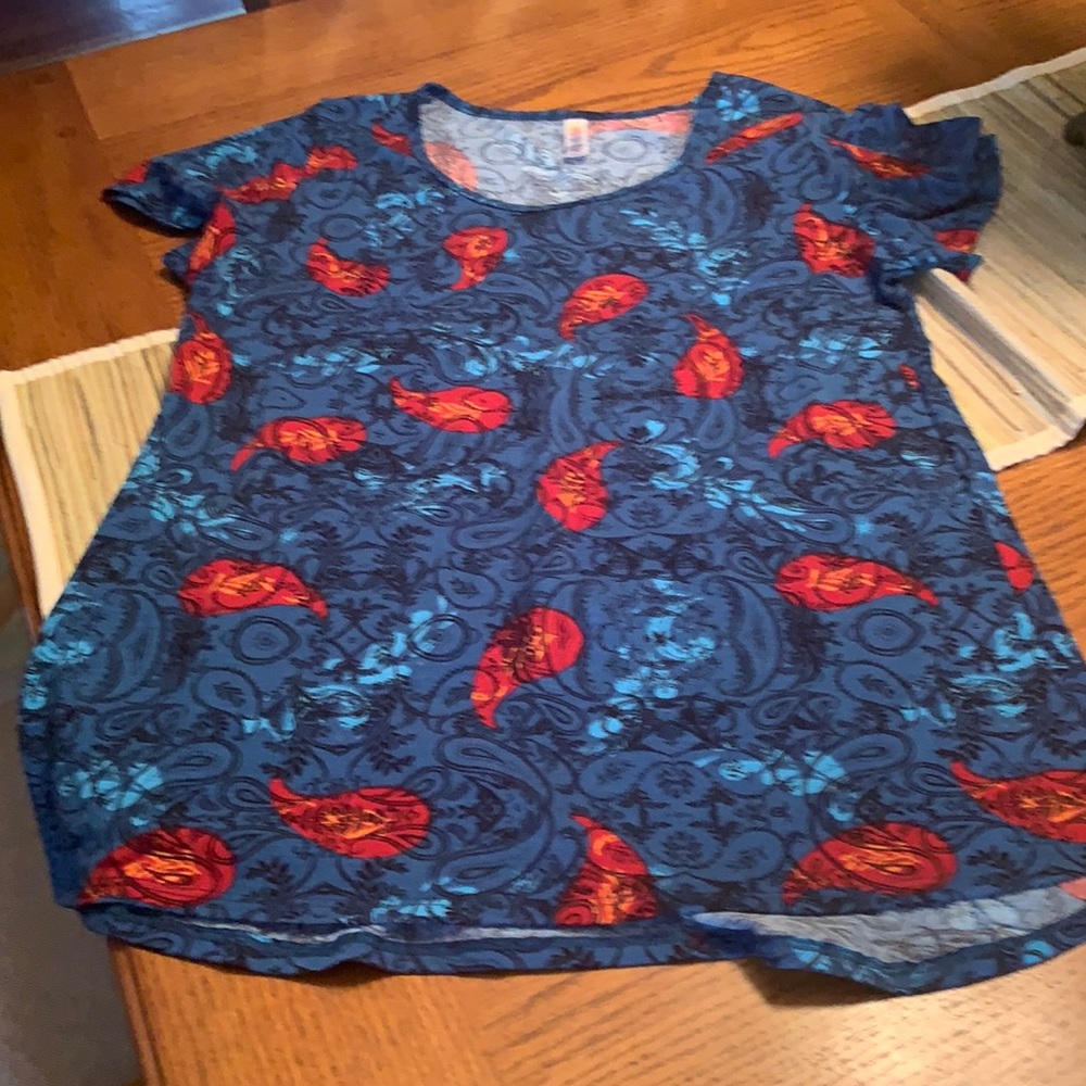 LuLaRoe, large swing t-shirt, short sleeved
